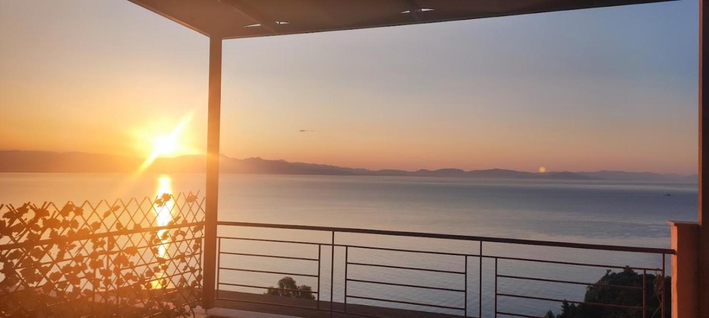 Simply Meraki Gytheian Apt With Panoramic Sea View ギシオ エクステリア 写真